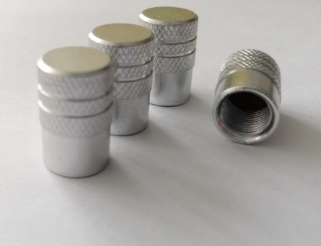 Set 4 capacele pentru ventil auto din aluminiu, argintiu