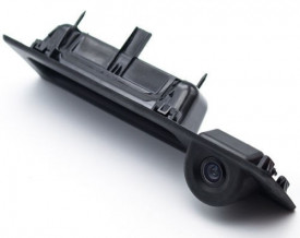 Camera marsarier BMW seria 3 F30, F31, seria 5 F10, X3 F25 pe manerul de portbagaj
