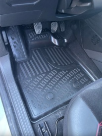 Set covorase auto cauciuc Dacia Duster III 2024-> 4x2, Eco G, Myld Hybrid, Tce, forma tavita - Img 3