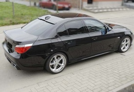 Eleron Luneta compatibil cu BMW E60 seria 5 2003-2010, Negru lucios, PRODUS DETERIORAT - Img 2