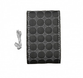 Husa volan cu ac si ata, imitatie piele si cusaturi albe diametru 38 cm
