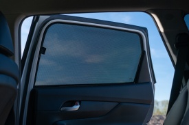 Parasolar auto retractabil, geamuri laterale, dimensiune 55x52 cm, culoare negru - Img 2