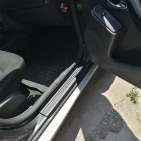Set 4 protectii praguri din plastic compatibil cu DACIA DUSTER 2010-2017 - Img 2