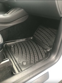 Set covorase auto cauciuc Tesla Model Y 2022-> forma tavita - Img 3