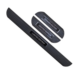 Set protectii praguri ornamente universale Limited Edition 48.5 cm x 4.5 cm, negru cu crom, Produs Deteriorat