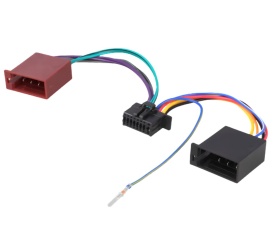 Cablu adaptor dedicat cu trecere la standardul ISO conceput pentru conectarea plug & play a unui radiocasetofon sau CD player la instalatia masinii