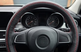 Husa volan piele perforata, negru si cusaturi rosii compatibil cu Opel Mokka 2012-2020 - Img 3