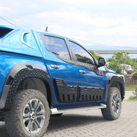 Set 6 Protectii laterale pentru usi compatibile Mitsubishi L200 2019->, plastic ABS, Produs Resigilat - Img 6