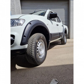 Set Protectii laterale pentru usi compatibile Mitsubishi L200 2007-2014, plastic ABS - Img 3