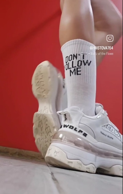 Чорапи "DON'T FOLLOW ME I LOST TOO"