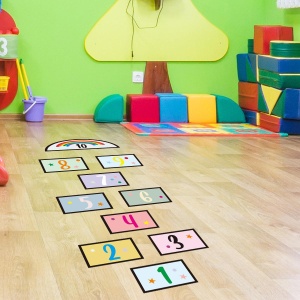 Joc pentru copii prescolari, Sotron Mini, din autocolant autoadeziv, 130 x 45cm - Img 3