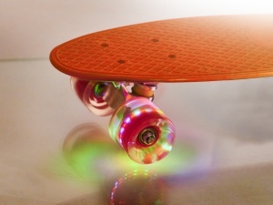 Skateboard Penny Board pentru copii cu roti din cauciuc, iluminate LED, culoare Orange - Img 5