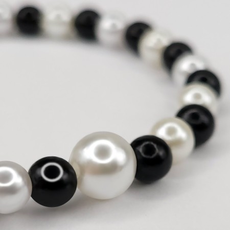 Brățară elegantă &quot;Moon&#039;s Kiss&quot; cu mărgele negre și perlate. Mărime universală. Cadou perfect.