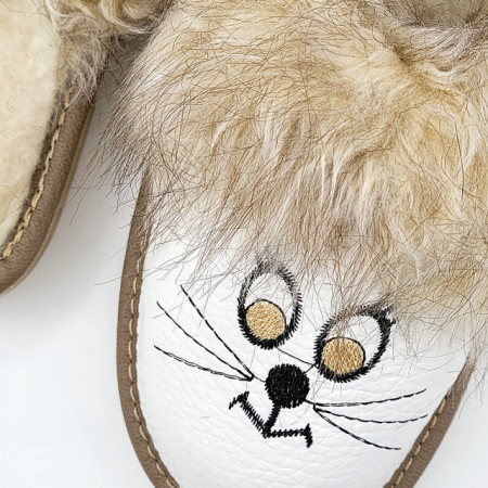 Papuci de Casa din Piele Imblaniti cu Lana de Oaie Model &#039;Wild Cats&#039;