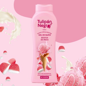 Ediție Yummy Cream cu parfum intens de înghețată de căpșuni.