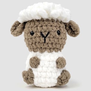 Oiță de Pluș Croșetată Manual 'Puffy Sheep' - Cadou Handmade Pufos și Adorabil