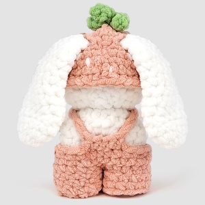 Iepuraș de Plus Croșetat Manual 'Berry Bunny' - Jucărie Handmade, Cadou Perfect
