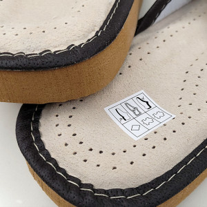 Papuci de casă din piele naturală marca Tylbut, model "Marrakech", culoare maro, cu talpă moale, confortabilă și antiderapantă..