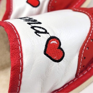 Papuci de Casă Îmblăniți cu Lână Naturală Tylbut Model „Love You Mama” - Papuci detalii broderie.