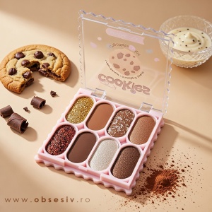 Smoky eye modern cu o notă dulce. Pigmentație maximă pentru momentele când vrei să ieși în evidență.