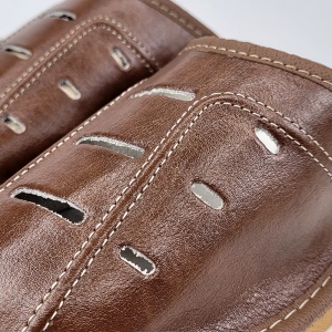 Papuci de Casă din Piele Tylbut - Model „Classic Flow” - Prezentare papuci detalii.