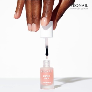 Întăritor Unghii cu Proteine și Vitamine NeoNail  - Prezentare produs în ambient.
