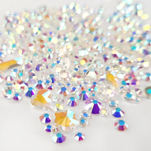 Pietricele Unghii Mixte Forme si Dimensiuni Diferite Transparente cu Reflexii Multicolore