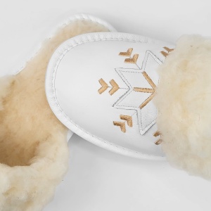 Papuci de Casă din Piele Îmblăniți cu Lână Naturală Tylbut - Model „Harmony” White - Papuci detalii.