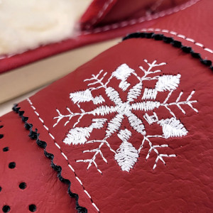 Papuci de Casa Imblaniti cu Lana Marca Tylbut Model 'Joy Season'