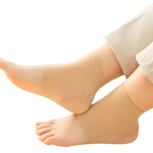 Fixare anatomică 3D pe picior – material respirabil din Lycra cu perniță de protecție din hidrogel.