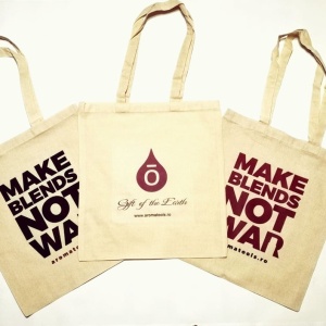 Sacosa bumbac MAKE BLENDS NOT WAR - negru - Img 2