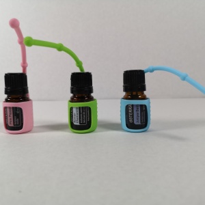 Protectii colorate din silicon pentru sticlute 5 ml - VERDE/ROZ/BLEU - Img 6