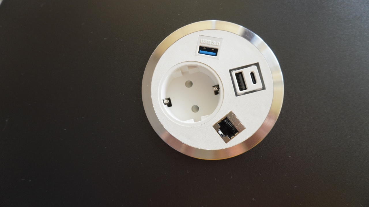 Priza rotunda in desk - Port El - 1 Shucko, 1 USB A+C, 1xRJ45,Cat6A 1xUSB