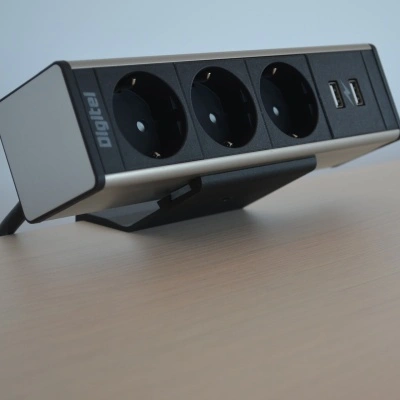 Priza de birou cu prindere menghina, 3 schuko si 1 USB - produse folosit in showroom