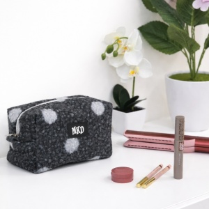Bouclé Noir Dot