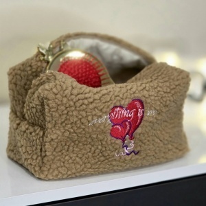 LOVE IN BEIGE - Img 2