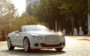Masina Cu Telecomanda Bentley Continetal Gt Alb Cu Scara 1 La 12 - Img 6