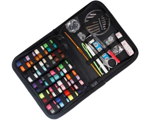 Kit complet pentru cusut 126 piese, cu geanta inclusa, negru