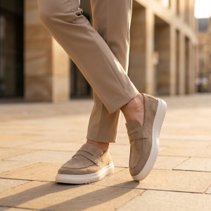 Krem casual mokasine od velura