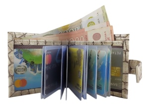 Ženski kožni novčanik za 12 kartica i papirni novac bež kroko - Img 4