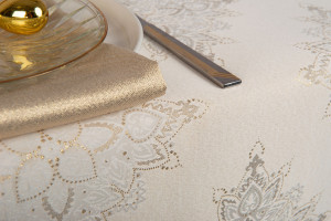 Fata de masa eleganta