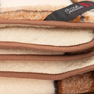 Patura dubla lana merinos, model classic cu carouri, detaliu
