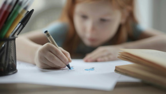 Cărțile de colorat – Evadarea creativă pentru minți obosite