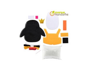 Kit de cusut pentru copii Little Couz’in Noah the Penguin set creativ breloc pinguin Mandarine KC147C