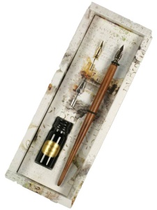 Set caligrafie Toc din lemn, 3 penite, calimara cu tus 10ml si hartie asortata Rubinato 2021/11/3