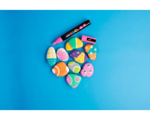 Set Marker UNI Posca Set 8 Culori PC-5M 4 Culori + PC-3M 4 Culori + Saculet Model 2025