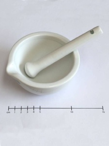 Set mojar si pistil din portelan Kremer 883323