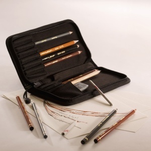 Set Schita Creioane + Accesorii in Penar Textil Conte 50168 - Img 3