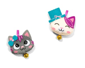 Kit de cusut pentru copii Little Couz’in Nino & Mila Duo Cat – set creativ brelocuri pisici Mandarine KC187C