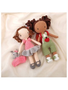 Kit creativ Amigurumi model Papusa Iris pentru crosetat 19 cm Graine Creative 420284